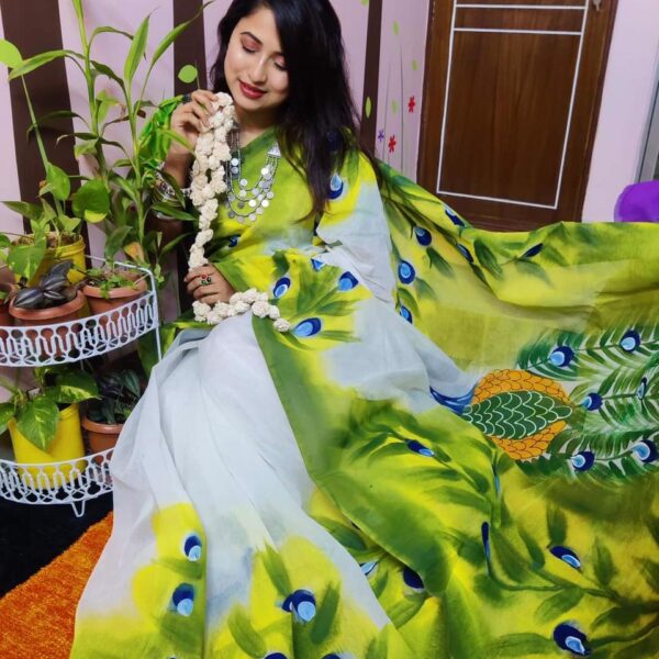 হাফসিল্ক শাড়ীতে  হ্যান্ডপ্রিন্ট তুলির কাজ করা - 31284