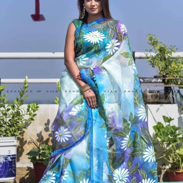 হাফসিল্ক শাড়ীতে  হ্যান্ডপ্রিন্ট তুলির কাজ করা - 312126