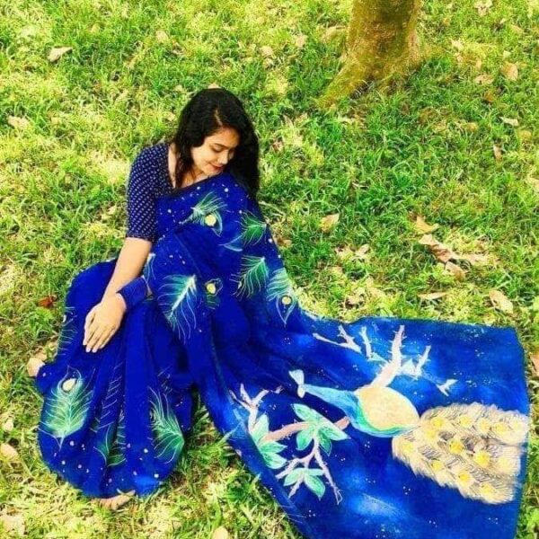 হাফসিল্ক শাড়ীতে  হ্যান্ডপ্রিন্ট তুলির কাজ করা-31105