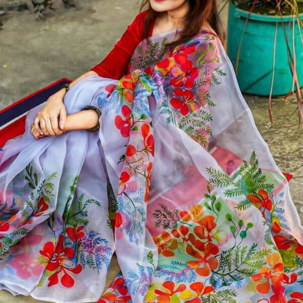 হাফসিল্ক শাড়ীতে হ্যান্ডপ্রিন্ট তুলির কাজ করা